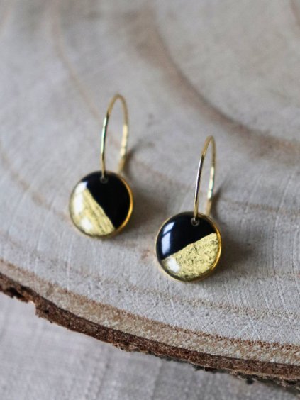 Malé visací náušnice - černá a zlatá půlená