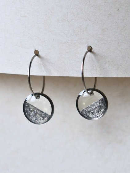 Malé visací náušnice - průhledná a stříbrná půlená