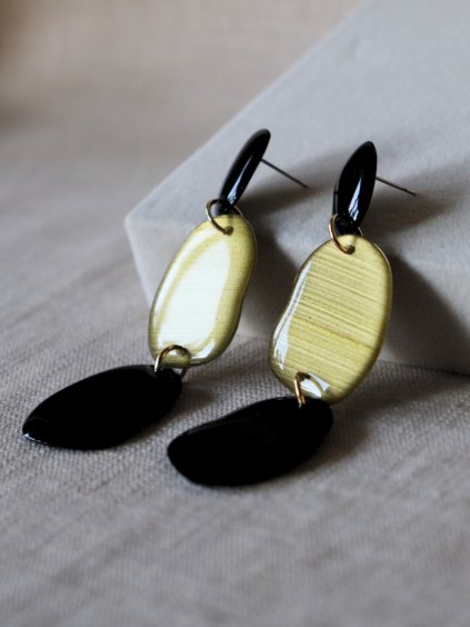 Výrazné náušnice - stones černá a zlatá