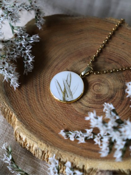 Náhrdelník větší - bílá a zlatá tahy