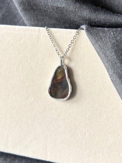 Cínový náhrdelník - hnědá