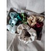 Saténová gumička scrunchies - různé druhy