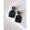 Výrazné náušnice - černá Počmáraná