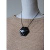 Náhrdelník - hexagon černá tahy