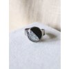 Prsten kulatý - černá a stříbrná půlená