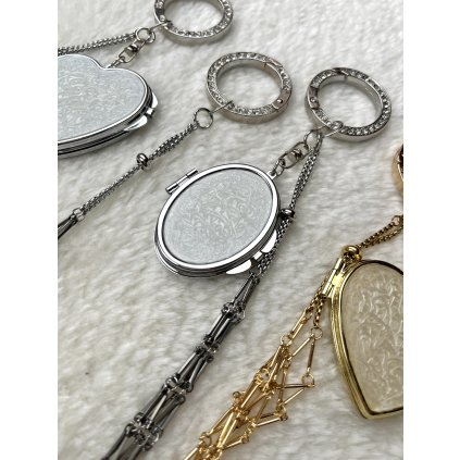 Rúzstartó charm, Táskadísz