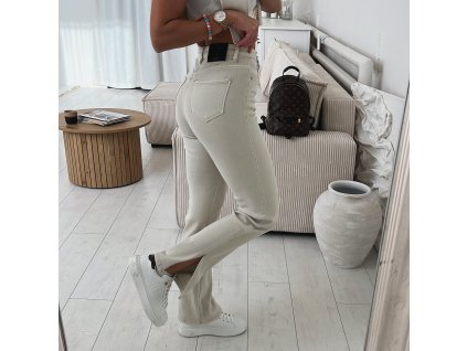 C4DBA240 89F0 4203 A434 8BA6B3F520D7