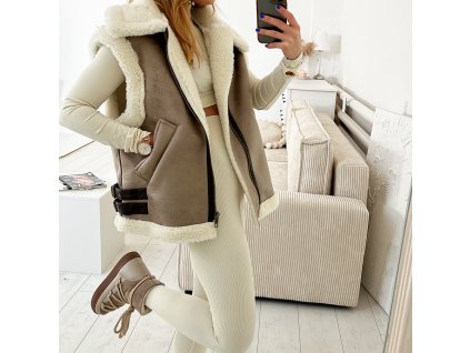 4CA5D23A 07E5 4CB8 93D1 69DB4892E4A7