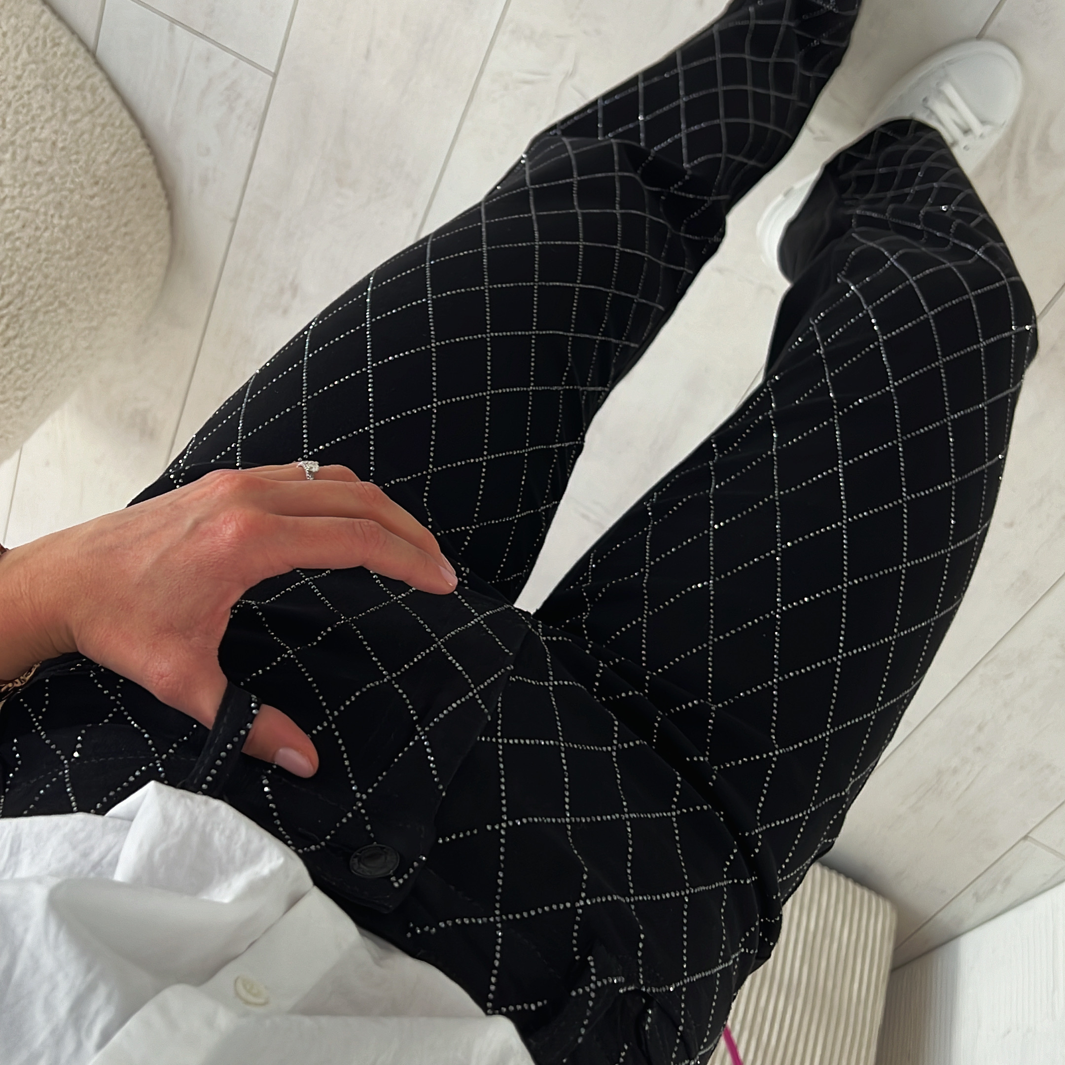 Luxusní kalhoty zdobené kamínky Meavy Barva: Černá, Velikost: S