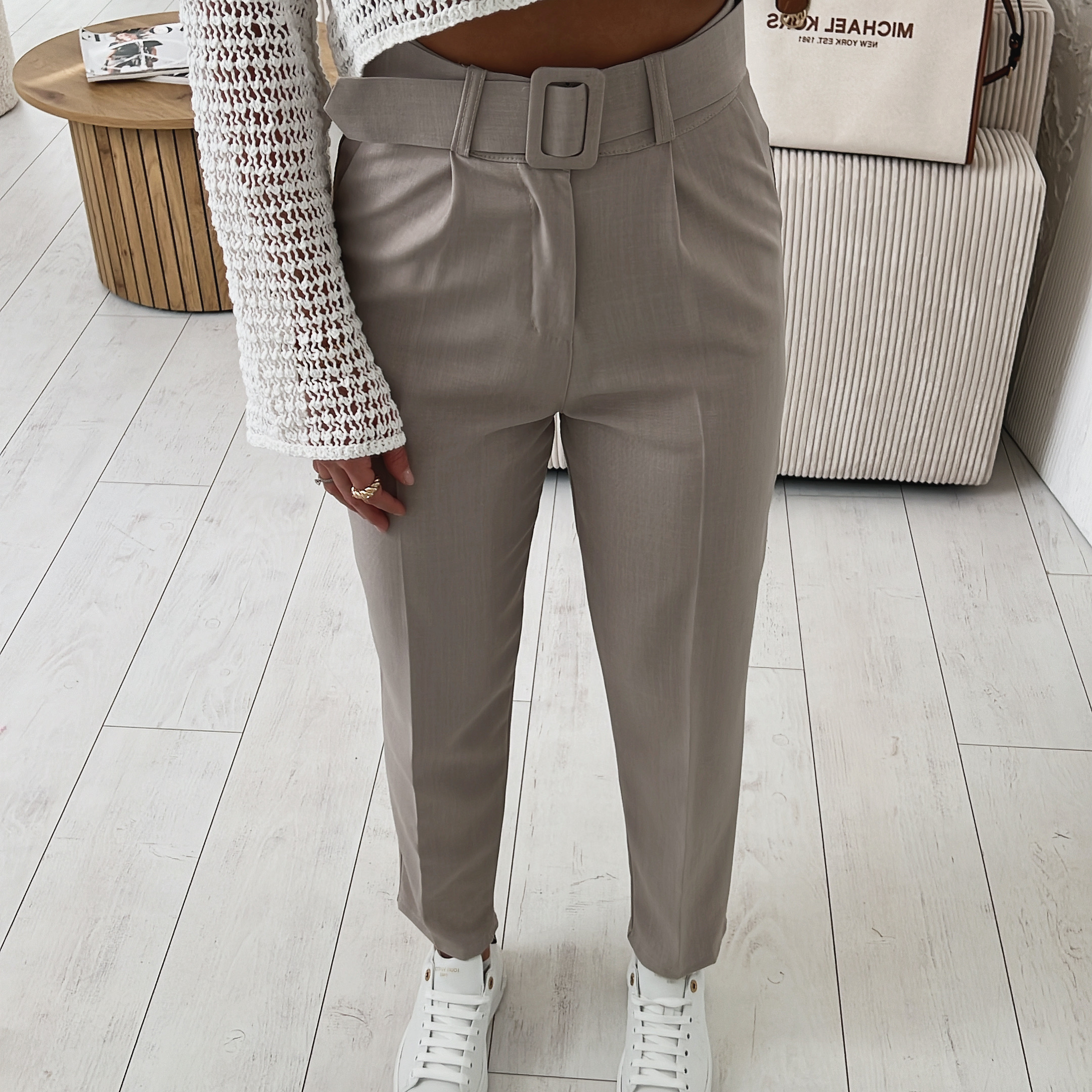 Elegantní kalhoty s páskem Latte Barva: béžová, Velikost: L