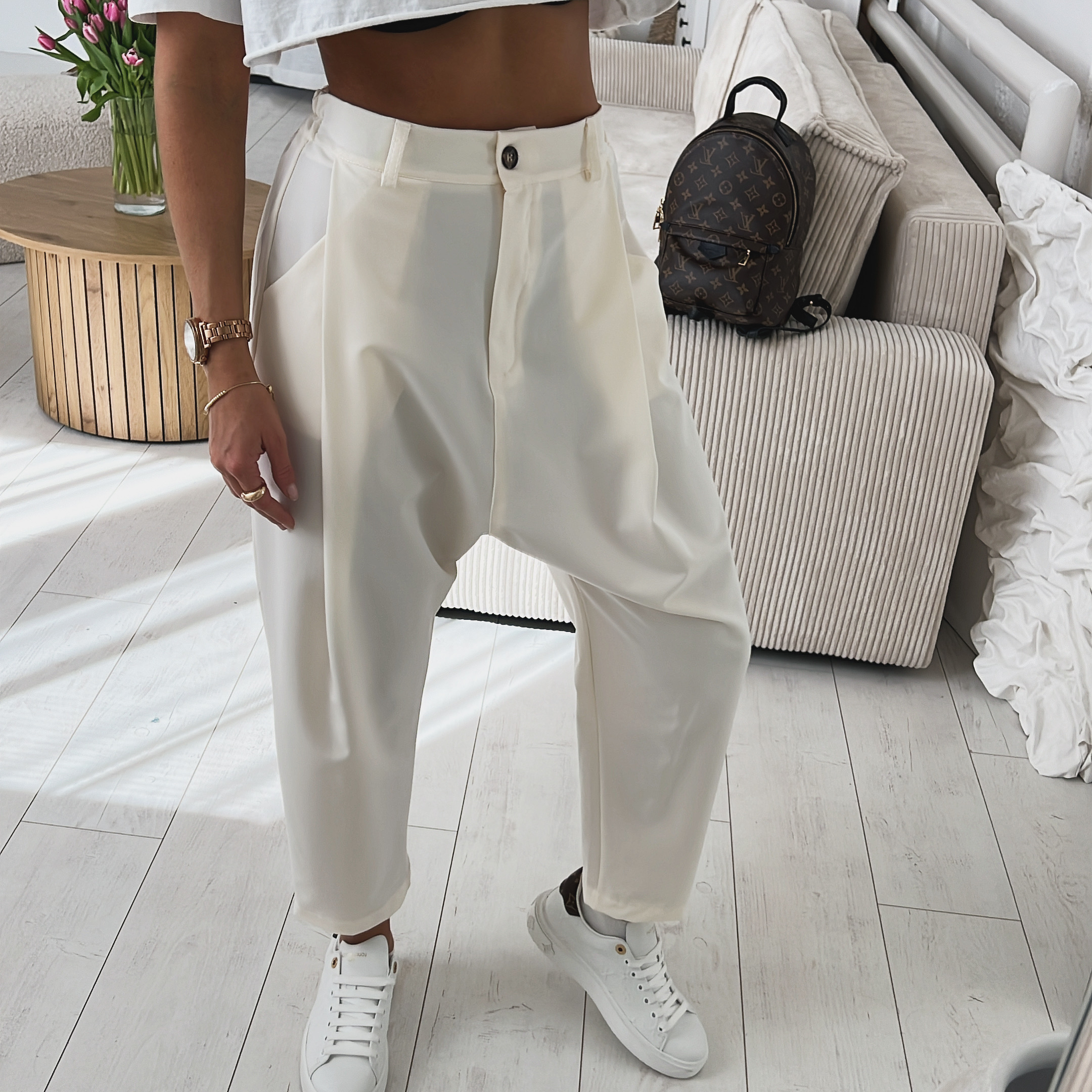 Kalhoty s nízkým sedem Lya Barva: krémová