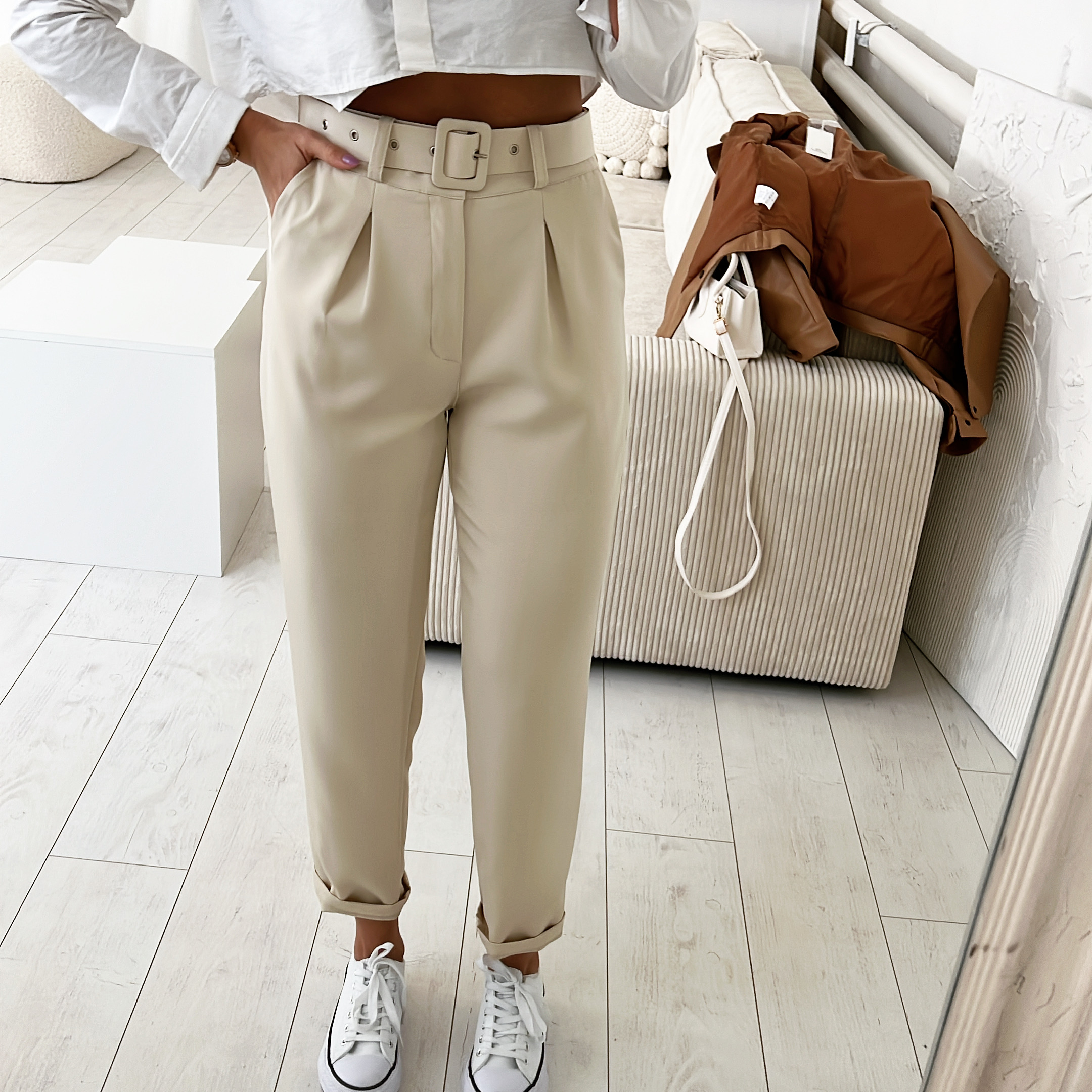 Elegantní kalhoty s páskem Give Barva: béžová, Velikost: L