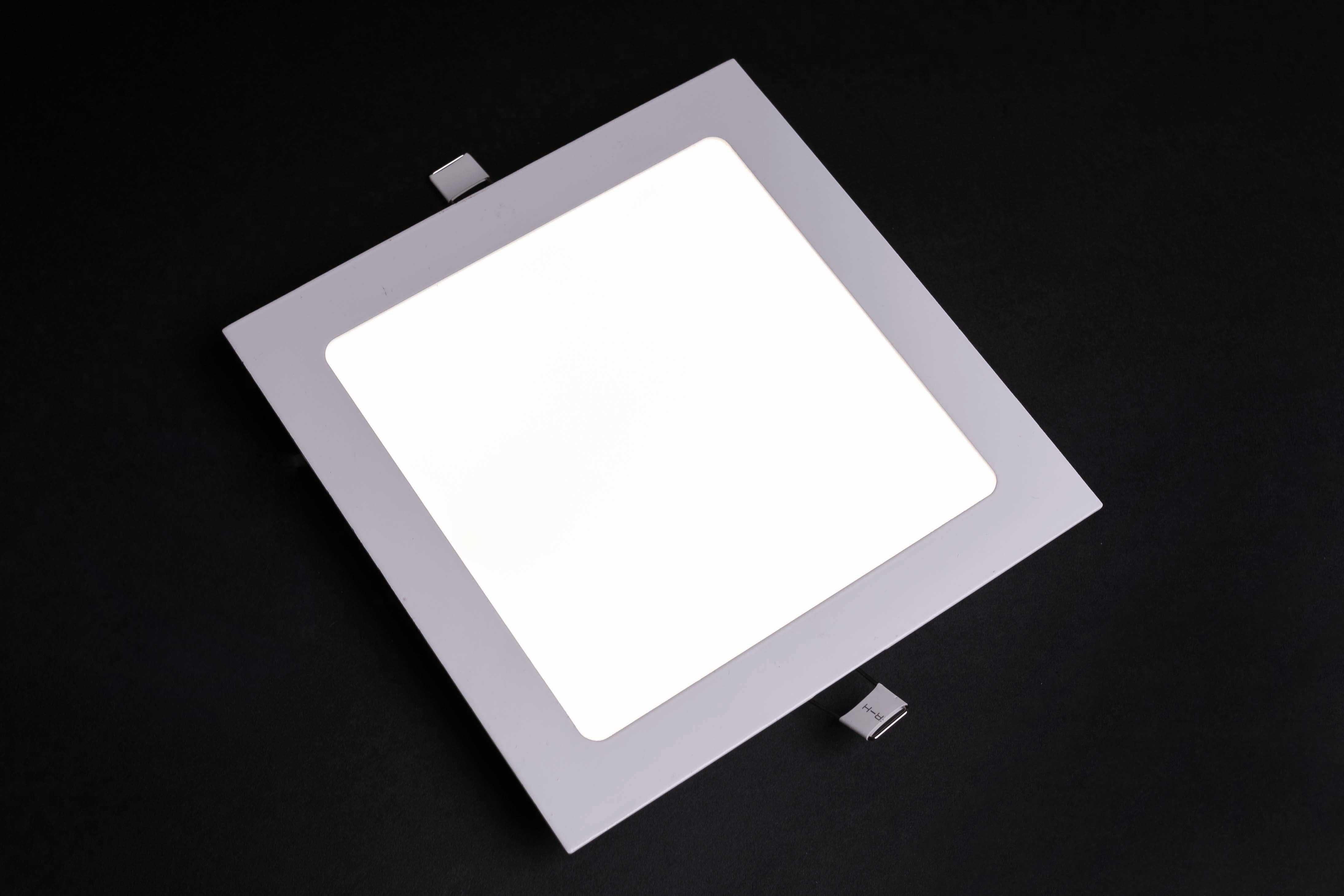 LED panely na zapustenie