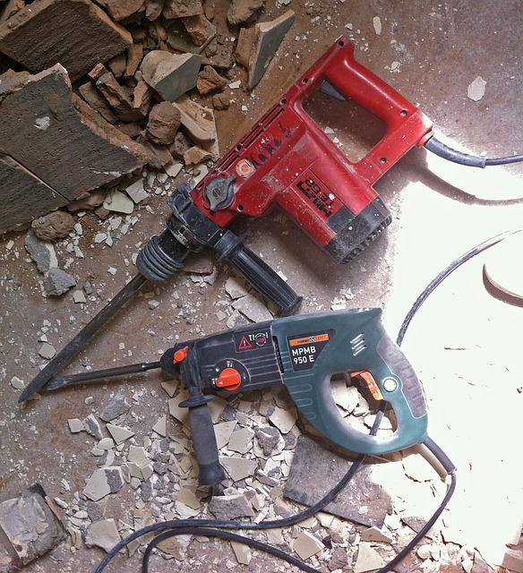 hammer-drill-940318_640