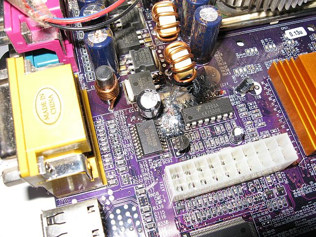 640px-PC_motherboard-2