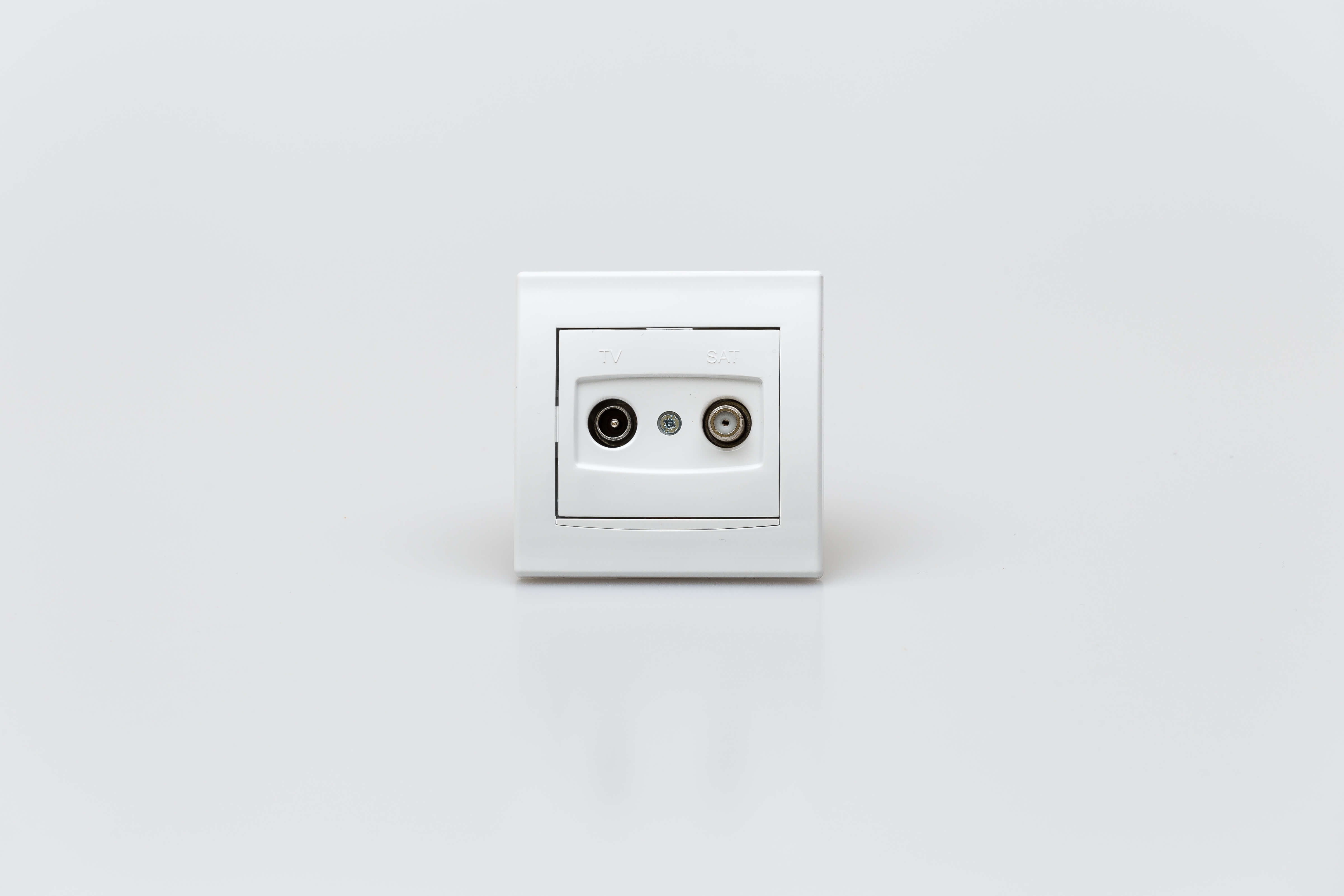 Zásuvka ANYA TV+SAT koncová béžová AYA3400423