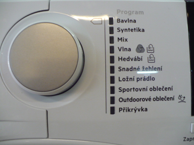 Kondenzační sušička prádla AEG T 8DBG48WC s tepelným čerpadlem A++ 8kg DOPRAVA ZDARMA + mezikus pračka/sušička