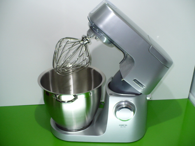 Kuchyňský robot Kenwood KVL 6420S stříbrný 1400 W objem mísy 6,7l + food processor Kenwood FPM 250 ZDARMA
