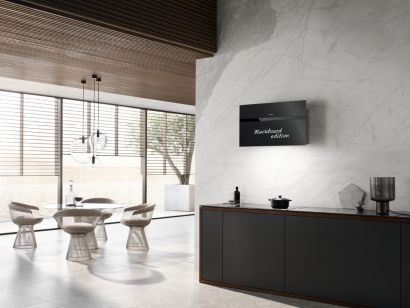 Novinka: nástěnný odsávač par Miele DA 9298 W Screen s popisovatelnou čelní stěnou