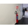 Prostorové značení požární - držák s tabulkami (Verze  150 x 150 mm tl.  mm - fotoluminiscenční - Kód: 05366)