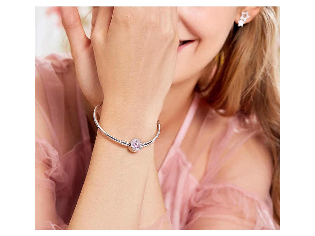 Jak dodat lesk zašlým stříbrným šperkům