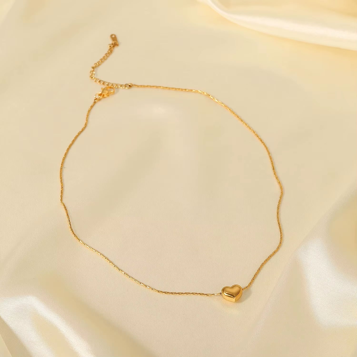 ELENYS Pure Heart – detail jemného řetízku se srdíčkem