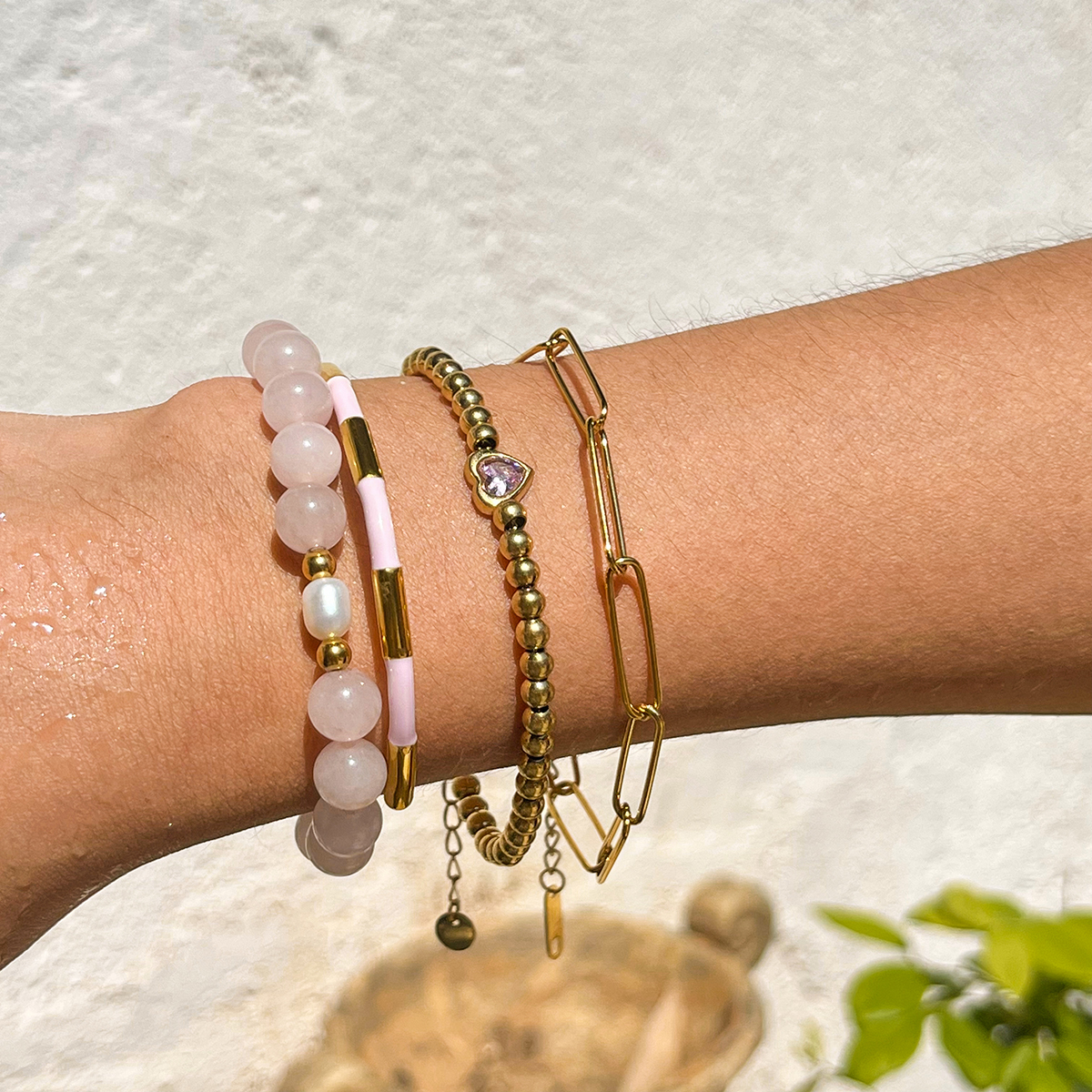 ELENYS Pink Amour – detail korálků a růžového srdce ze zirkonu