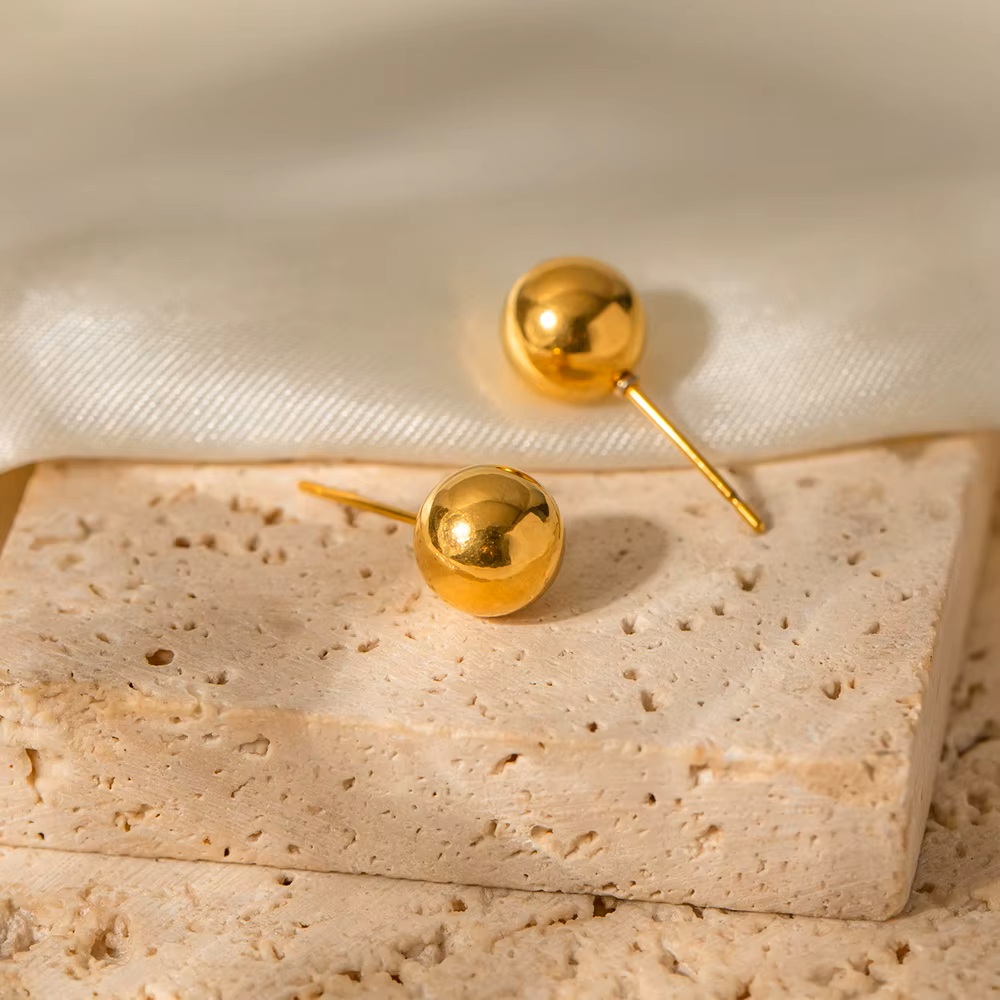 Elenys Ball – detail zlatého lesku