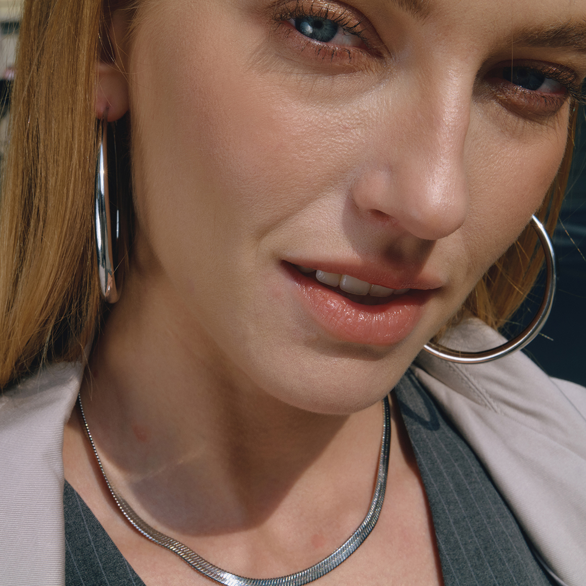 Elenys Seline zapínání detail