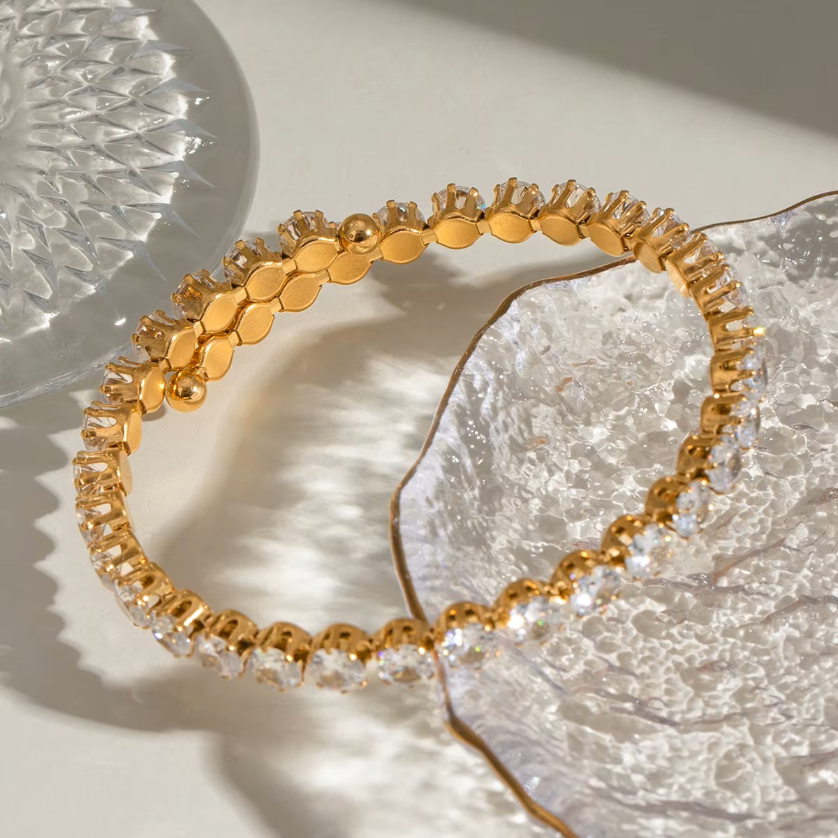 Náramek ELENYS Luminara na ruce