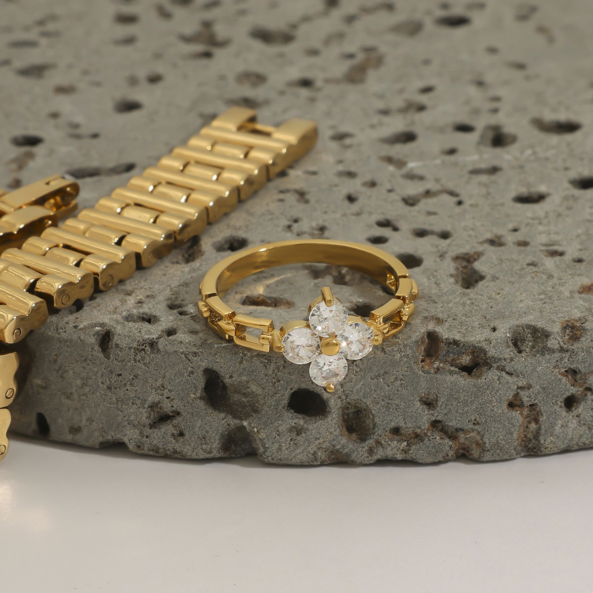 Clover prsten na ruce