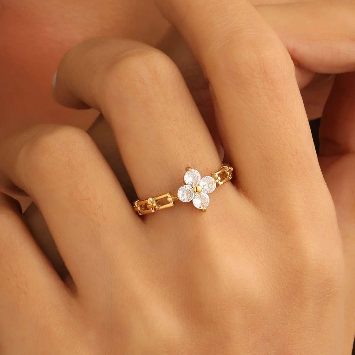 Clover prsten detail