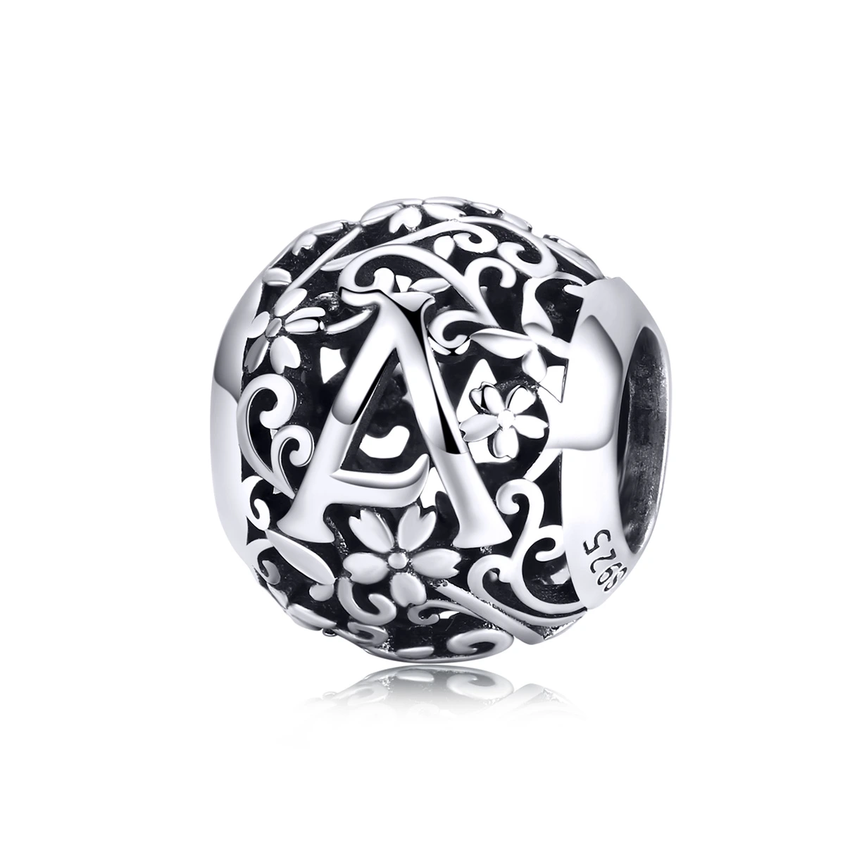 Elenys stříbrný přívěsek Dekorativní písmeno A