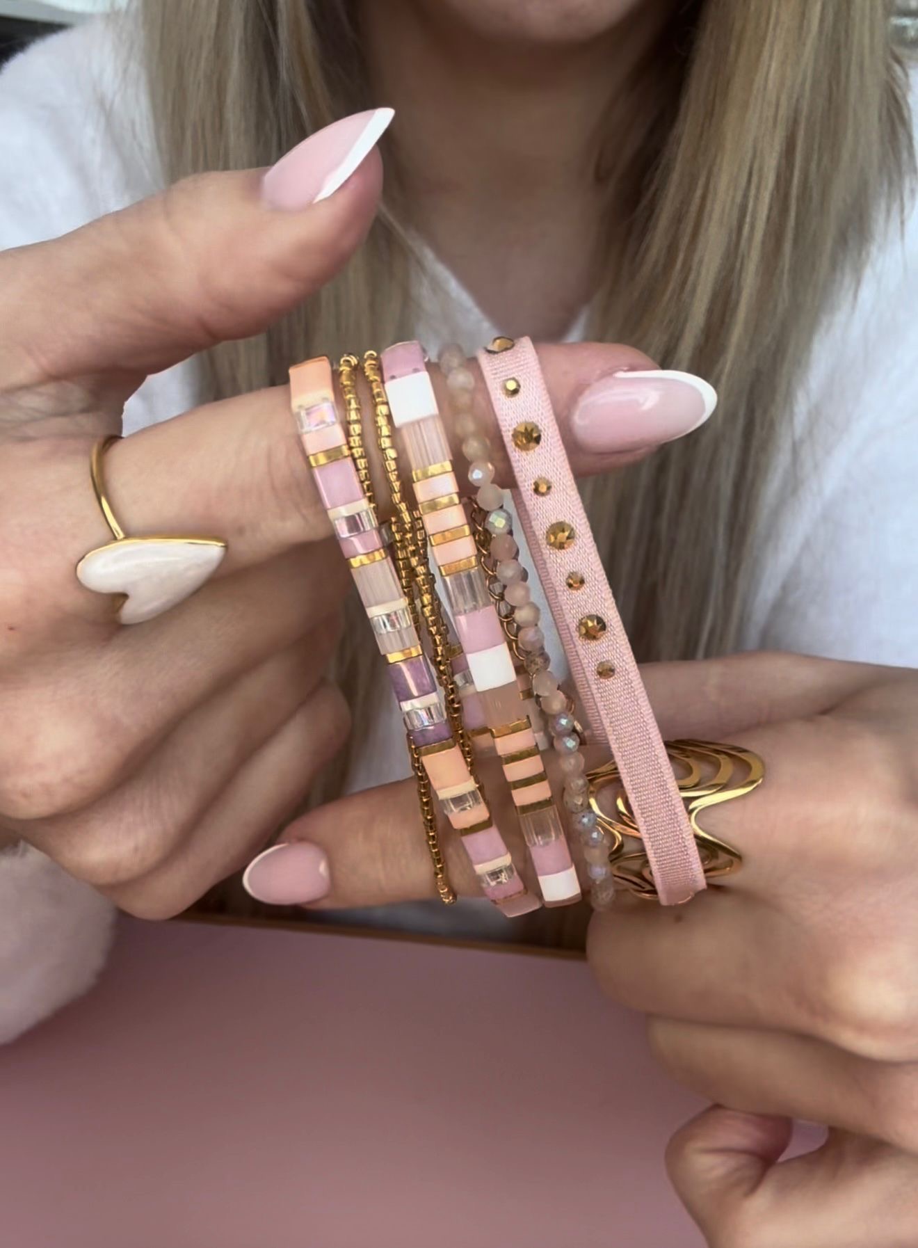 Velikosti našich náramků: Jak vybrat tu správnou, aby vám opravdu seděla