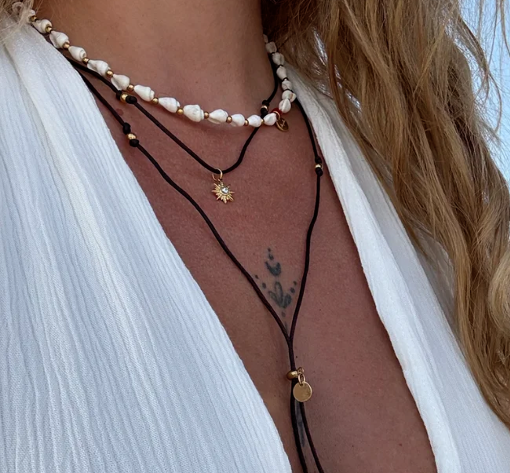 Adorn Your Neckline: Summer Necklaces Ready to Dive Into the Waves With You