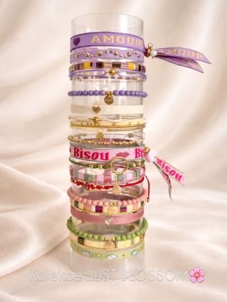 🌸 Just Blossom 🌸 Nová kolekce je tady a voní jarem. Jemné barvy, hravé detaily a náramky, které rozzáří každý den. Just...