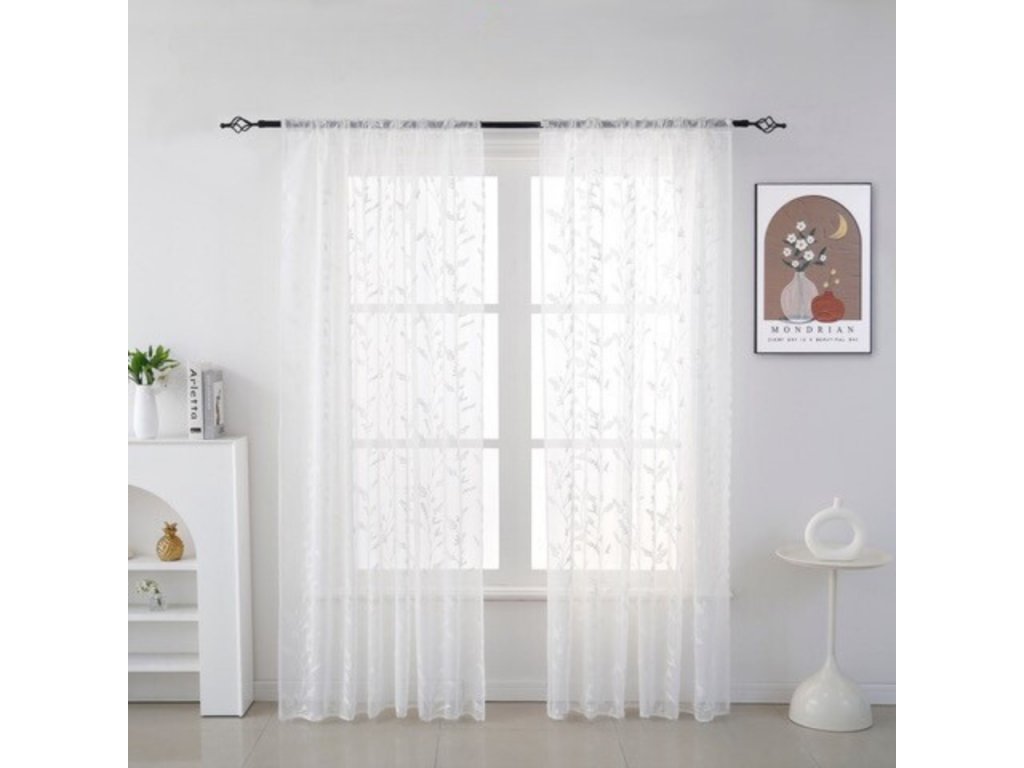 Bílý závěs FLORIA s květinovým vzorem 140x250 cm do elegantního interiéru