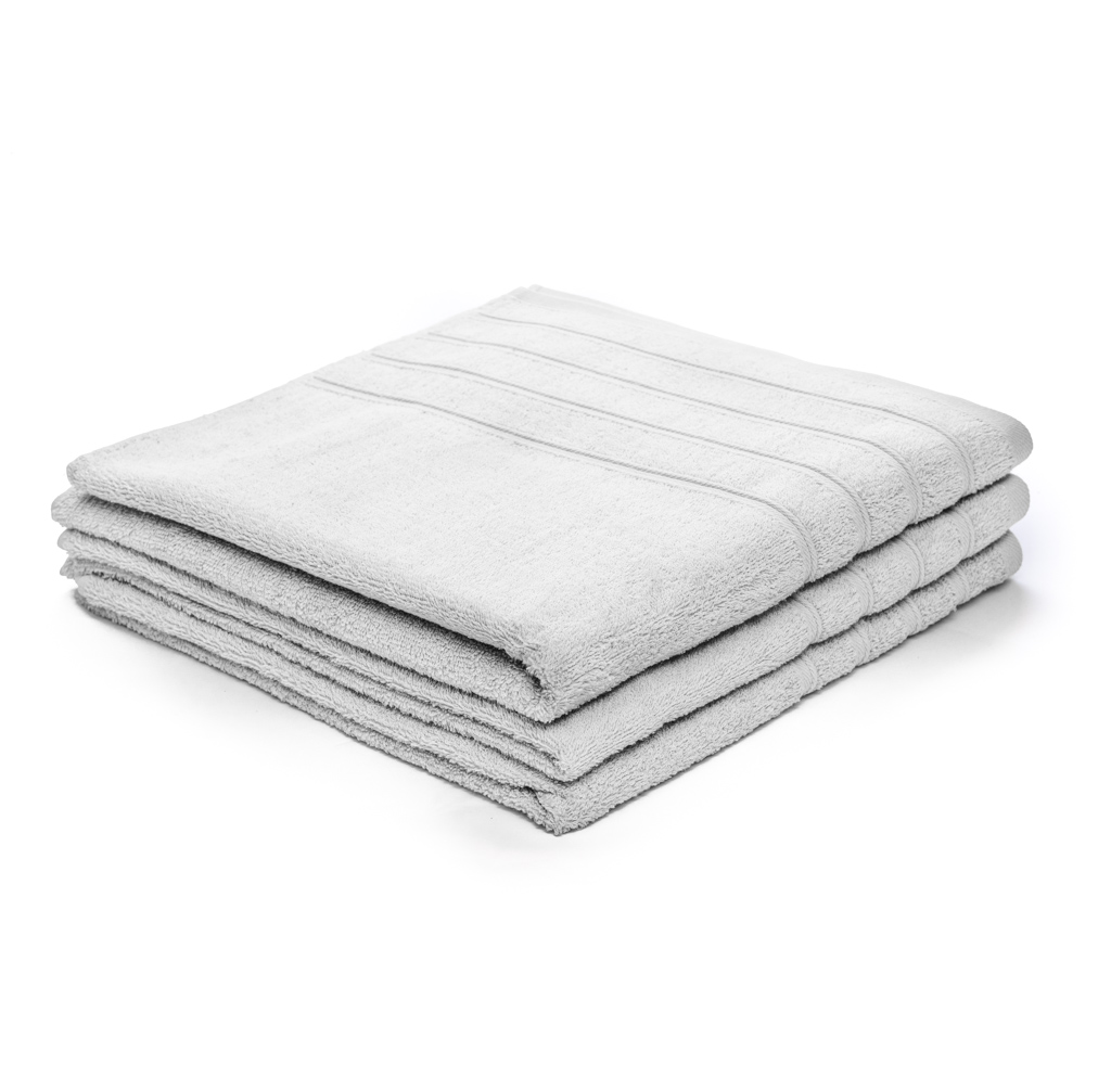 Bella fehér fürdőlepedő