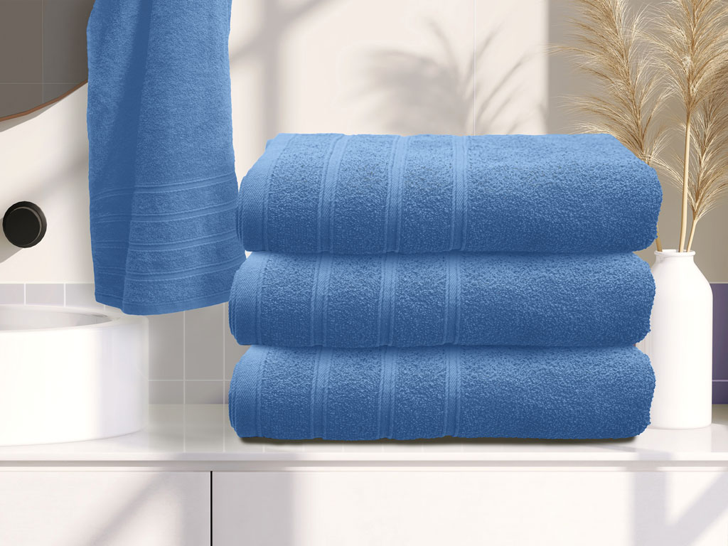 Bella világoskék fürdőlepedő