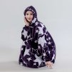 Elegantní mikinová deka HVĚZDY fialová s rukávy pro odpočinek