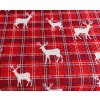 Červený přehoz na postel DEER AND PLAID s motivem zimní krajiny
