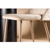 Béžová židle MOCCA s jemným sametovým potahem a kovovými nohami.