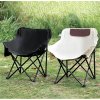 Černá skládací židle s pevnou konstrukcí – vhodná ke kempování, rybaření i odpočinku