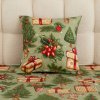 Povlak CHRISTMAS PRESENTS 45x45 cm zelený z mikrovlákna s vánočním vzorem dárků