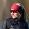 Sportovní čelenka Eleven Dolomiti Swift Red-na hlavě