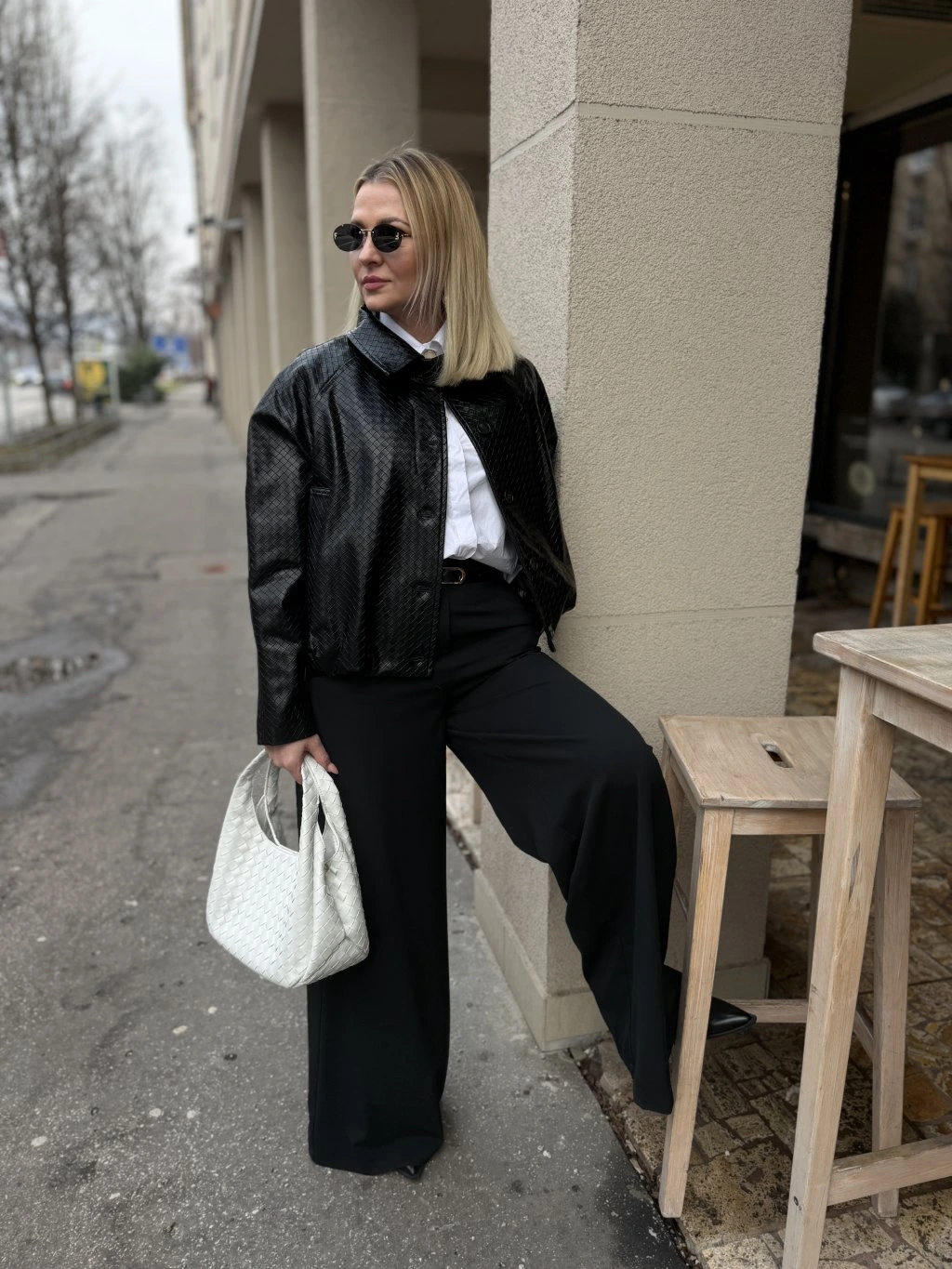 Ako vrstviť prechodnú bundu - praktický sprievodca do premenlivého počasia