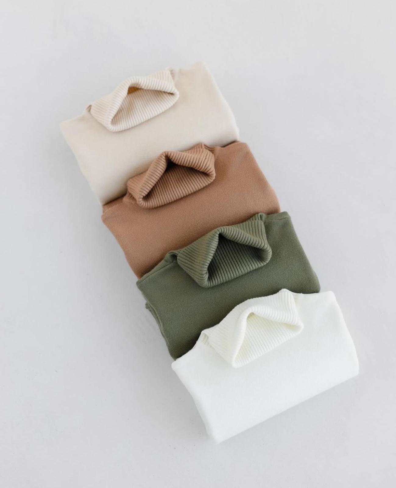 Ako nájsť ideálny sveter na každý deň – materiály, strihy a styling