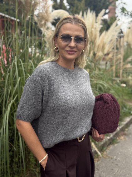 šedý mohérový sveter s krátkym rukávom elegantný dámsky model