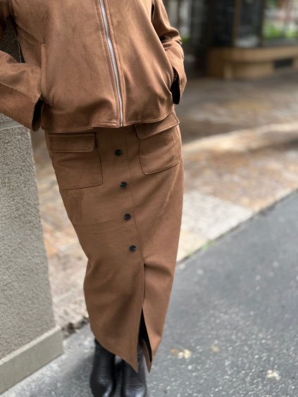 Semišová sukňa – elegantný nadčasový kúsok do šatníka