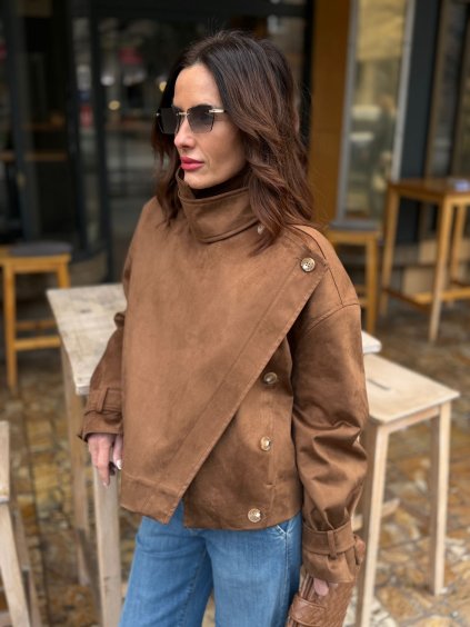 Camel prechodná bunda s asymetrickým zapínaním v modernom mestskom štýle